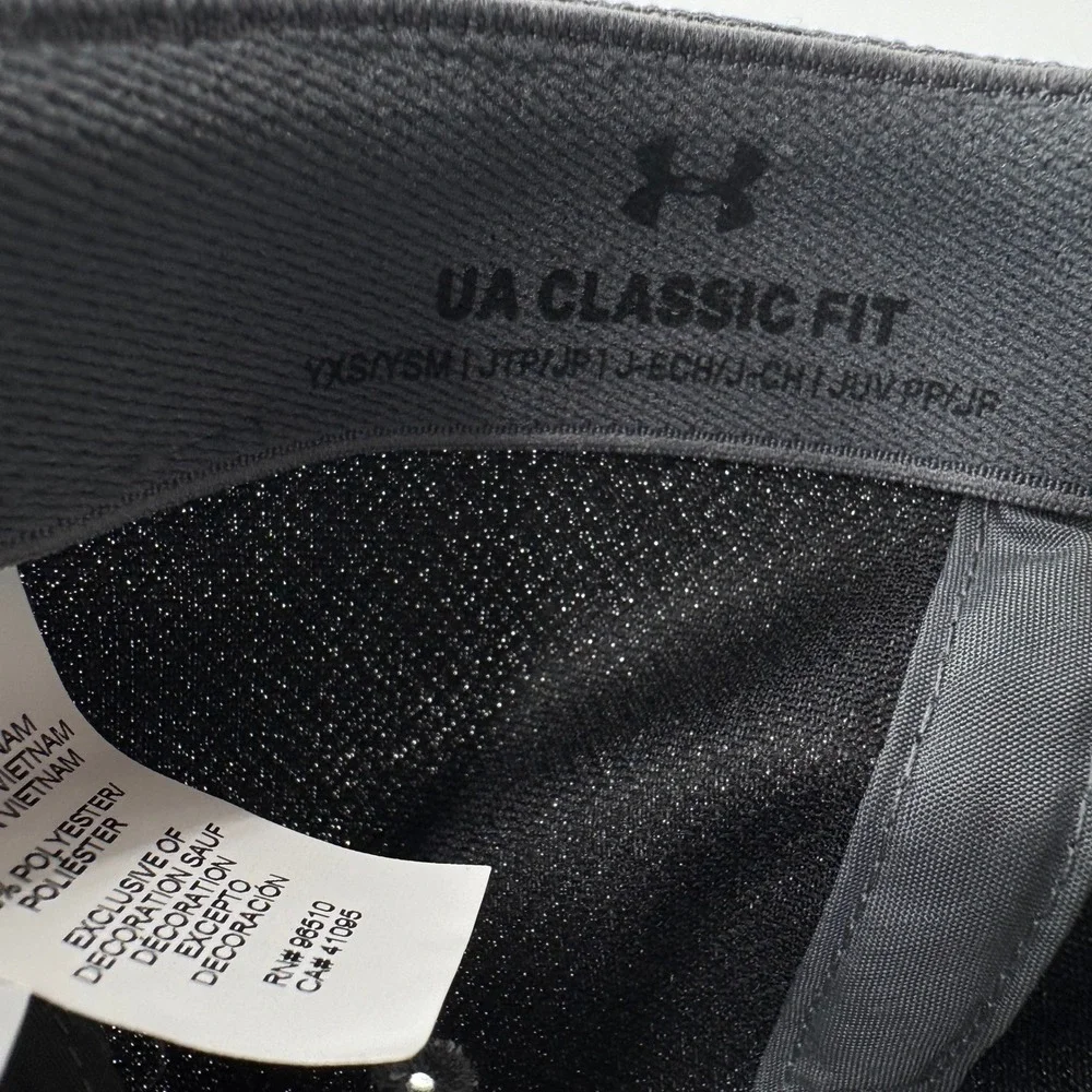 Under Armour Youth Classic Fit Gray Baseball Hat Embroidered Logo Size XS/S
